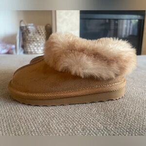 Super cute winter boots size 9 toddler. Great condition
